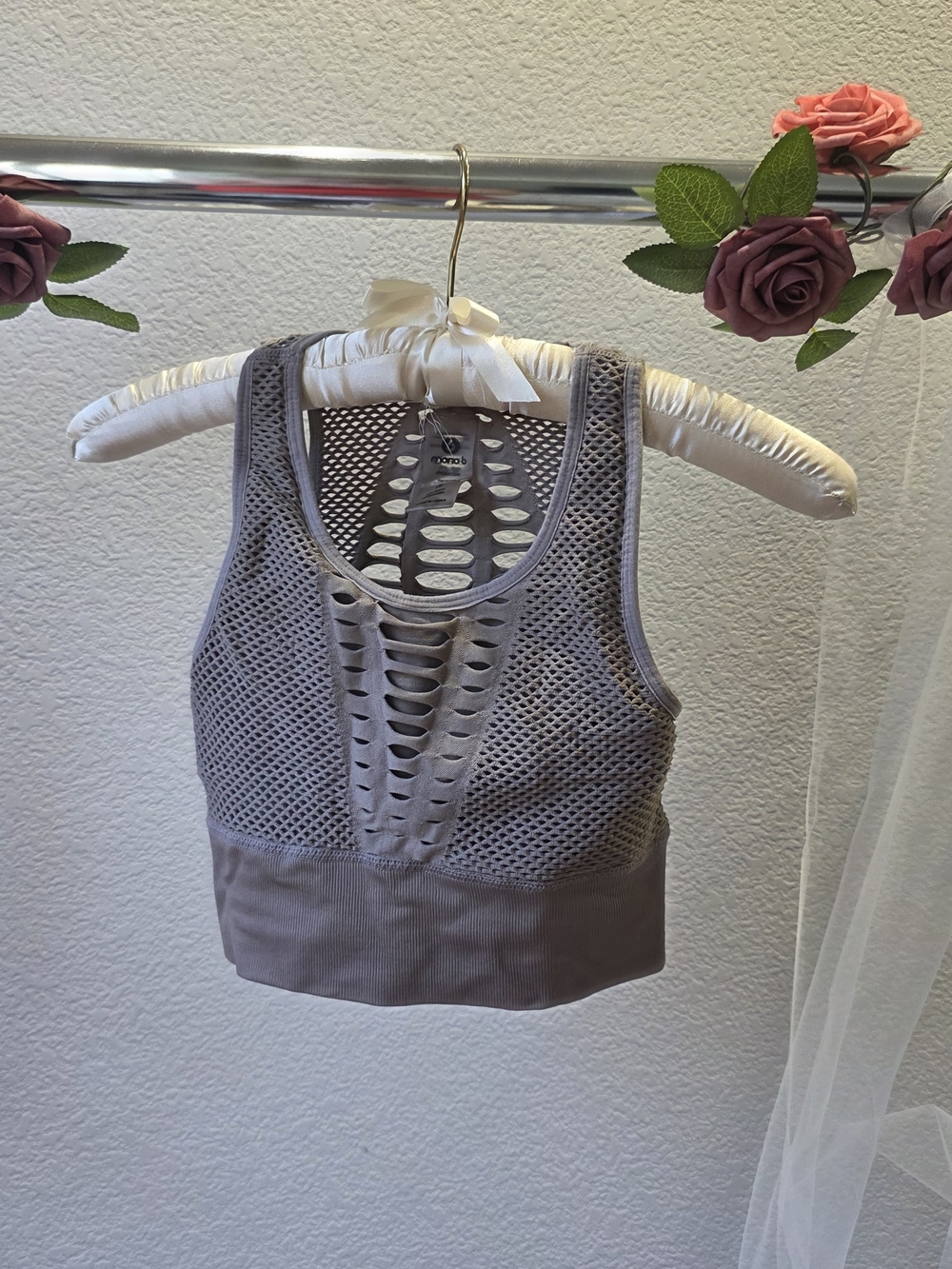 Mono B Seamless Cutout Mesh Crop Tank Top - Gray